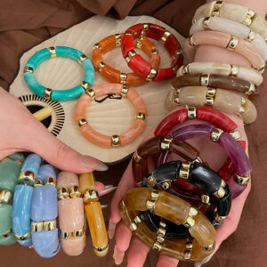 เดรเจว สร้อยข้อมือประกบสี่เหลี่ยมเรซินยุโรปและอเมริกานี้เป็นแฟชั่นอินเทรนด์อเนกประสงค์และสง่างาม มันคุณสมบัติการออกแบบเฉพาะและเป็นอุปกรณ์เสริมเฉพาะสําหรับผู้หญิง เดรเจว สร้อยข้อมือประกบสี่เหลี่ยมเรซินยุโรปและอเมริกานี้เป็นแฟชั่นอินเทรนด์อเนกประสงค์และสง่างาม มันคุณสมบัติการออกแบบเฉพาะและเป็นอุปกรณ์เสริมเฉพาะสําหรับผู้หญิง